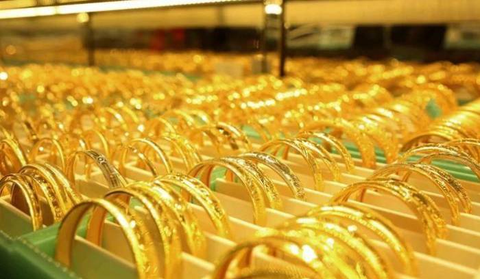 Gold Rise: Central Banks, Public Demand, Instability.