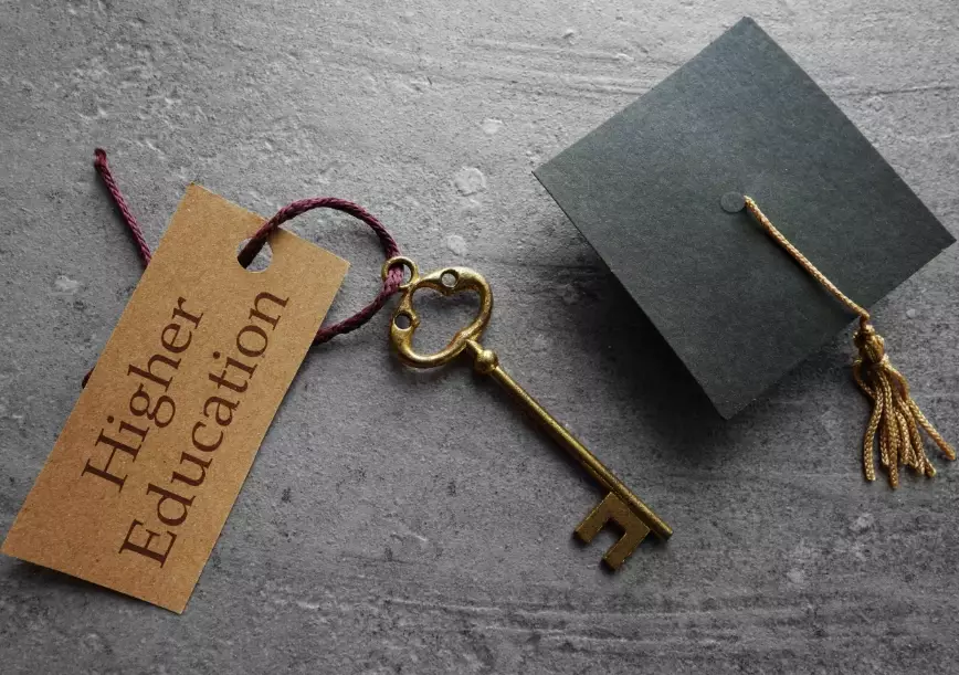 higher education advantages