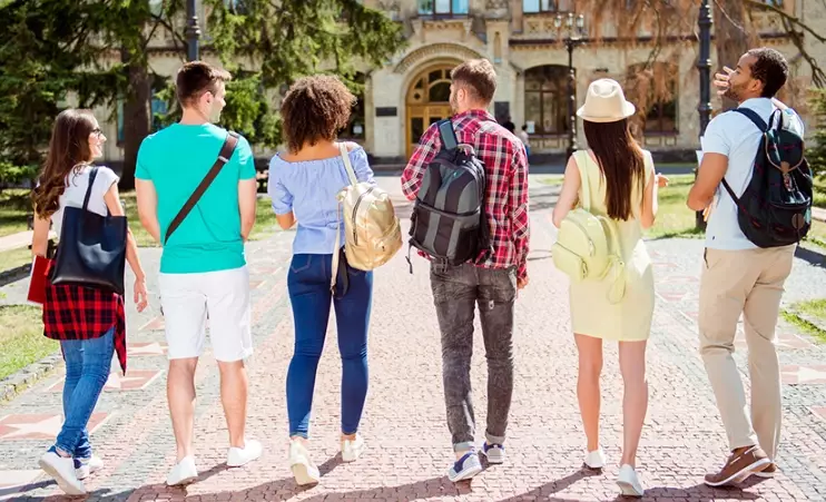 how to make friends in college